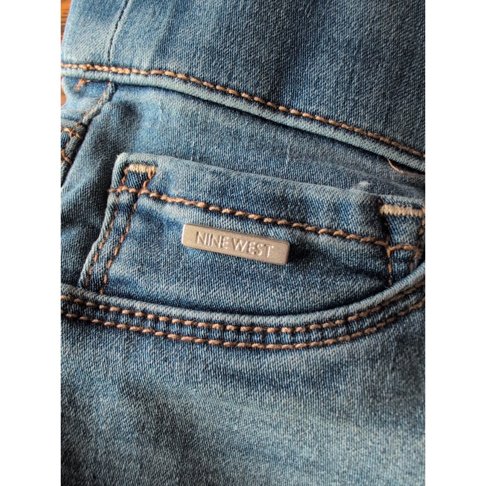 Nine West Heidi Pull-On Skinny Jeans Size 6 Medium Wash Stretch Denim - Picture 5 of 8